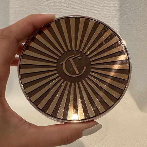 CHARLOTTE TILBURY- Beautiful Skin Sun-Kissed Glow Cream Bronzer- Shade 2 Medium - Picture 2 of 3